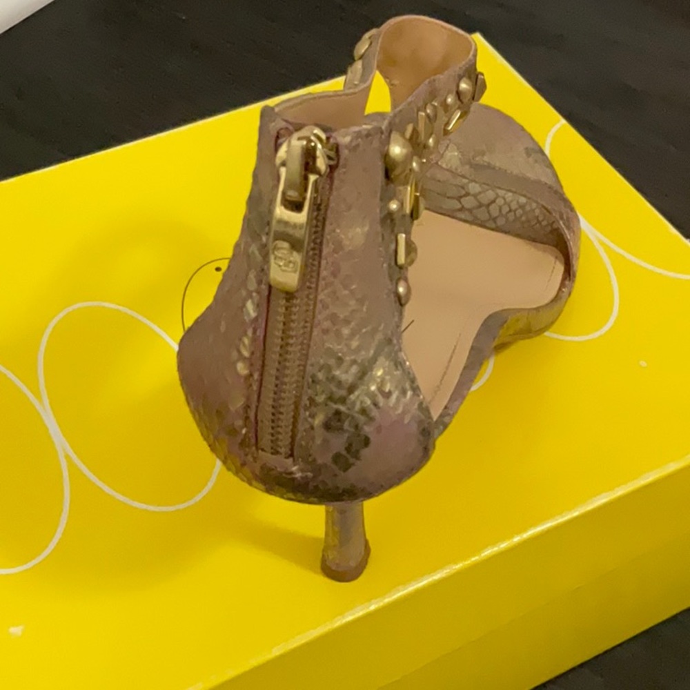 Joan & David Circa CJJUSTICA Sandal - Picture 7 of 7